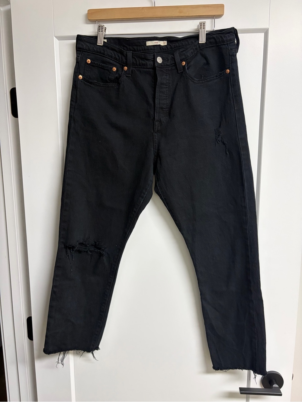 Levi’s Wedgie Jeans W31 Black Distressed Cropped Raw Hem High Rise